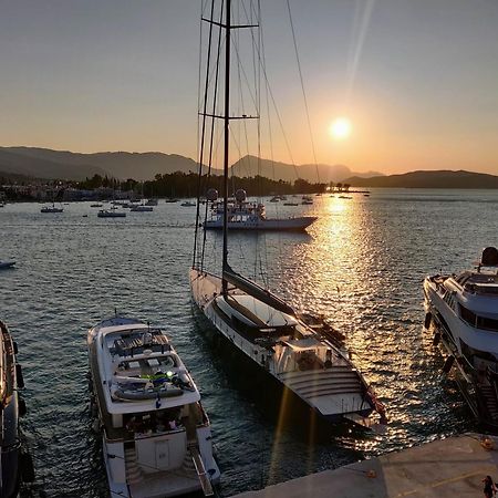 The Manessi City Boutique Hotel Poros Town エクステリア 写真