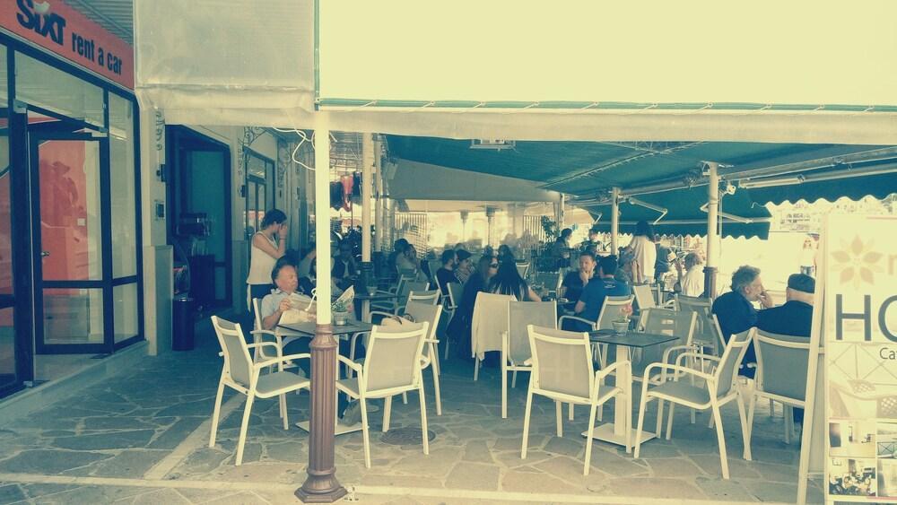 The Manessi City Boutique Hotel Poros Town エクステリア 写真