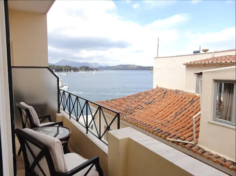 The Manessi City Boutique Hotel Poros Town エクステリア 写真