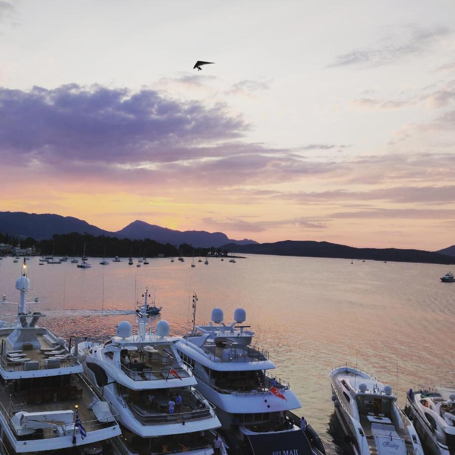 The Manessi City Boutique Hotel Poros Town エクステリア 写真