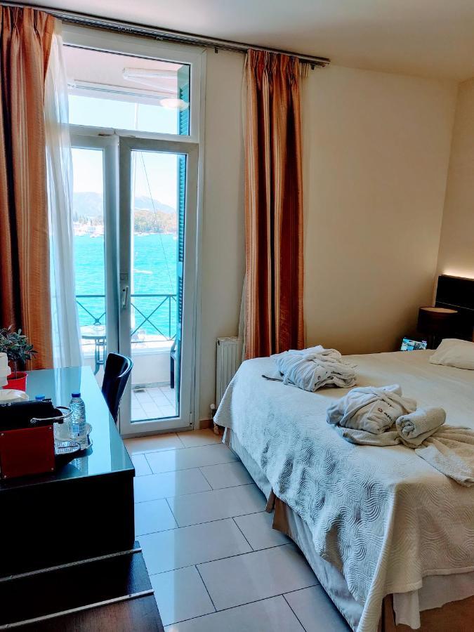 The Manessi City Boutique Hotel Poros Town エクステリア 写真