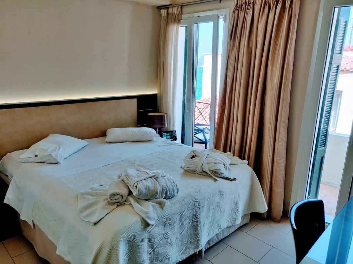 The Manessi City Boutique Hotel Poros Town エクステリア 写真