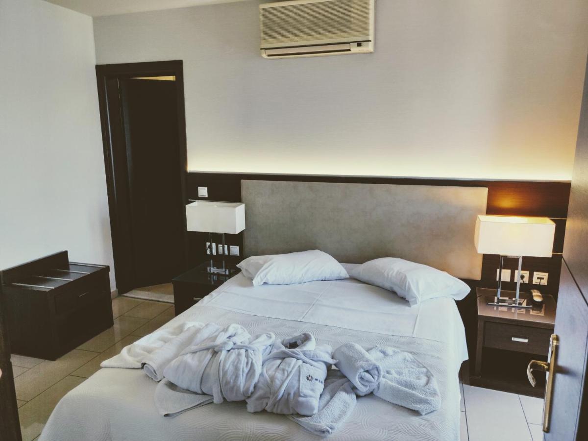 The Manessi City Boutique Hotel Poros Town エクステリア 写真