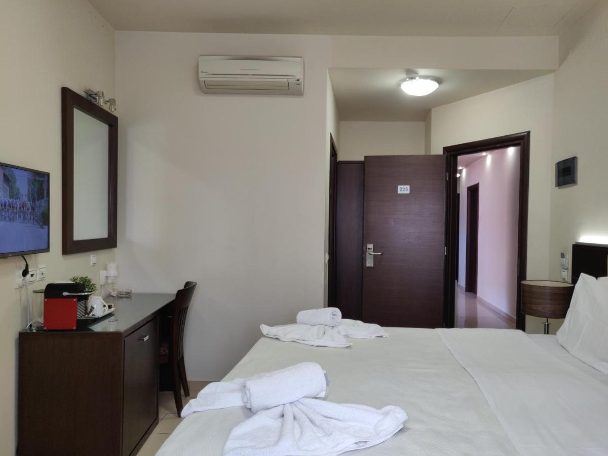 The Manessi City Boutique Hotel Poros Town エクステリア 写真