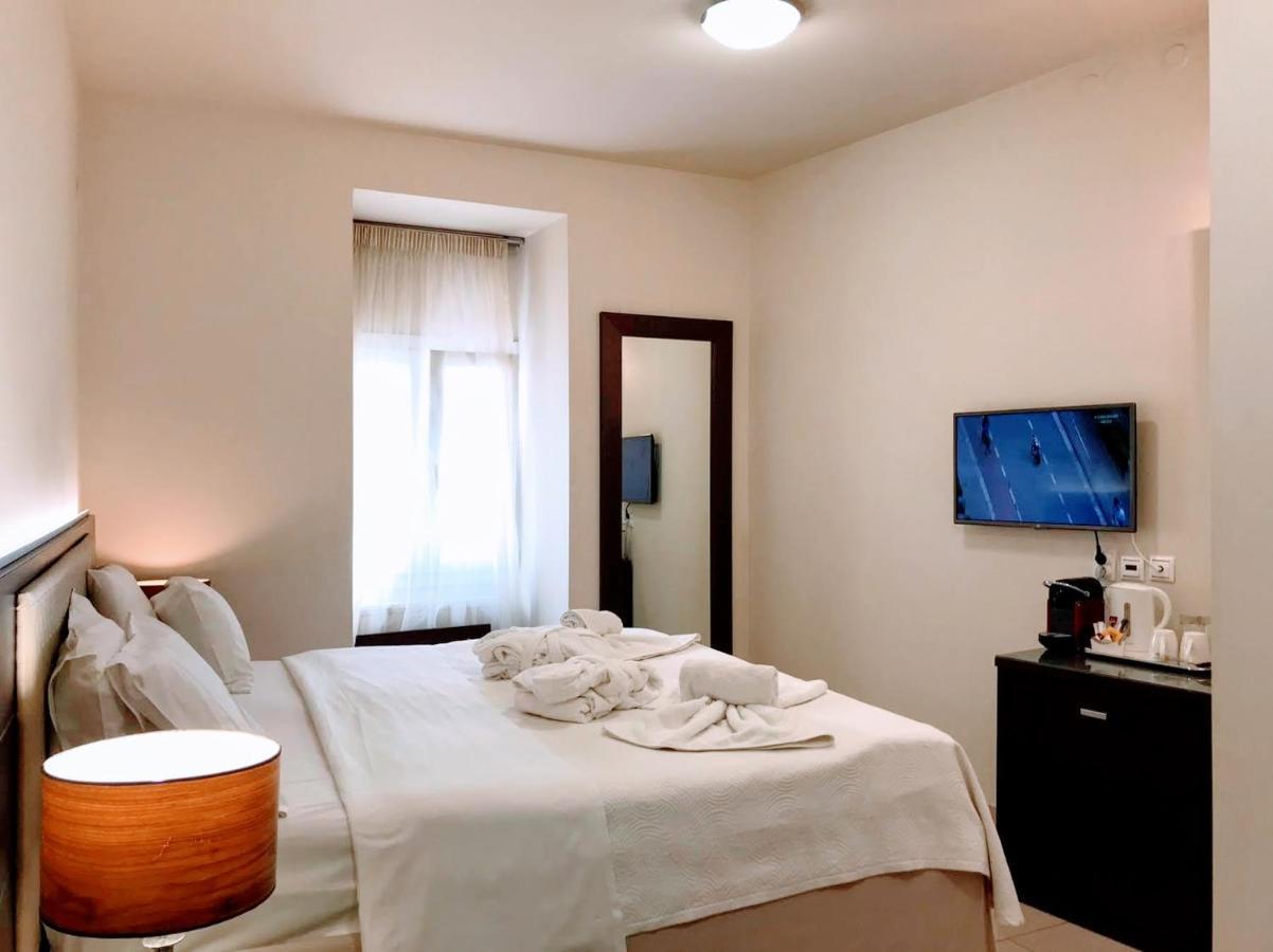 The Manessi City Boutique Hotel Poros Town エクステリア 写真