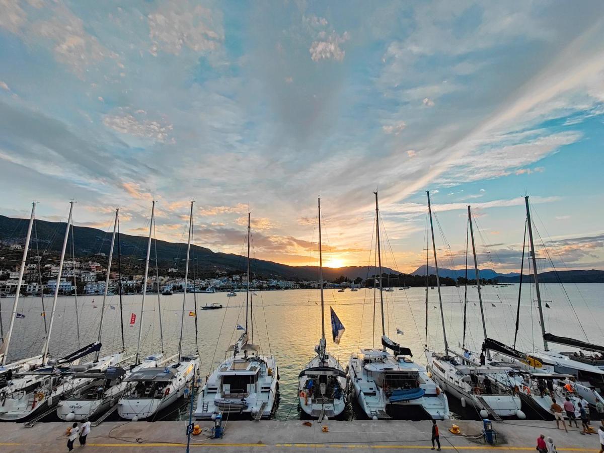 The Manessi City Boutique Hotel Poros Town エクステリア 写真