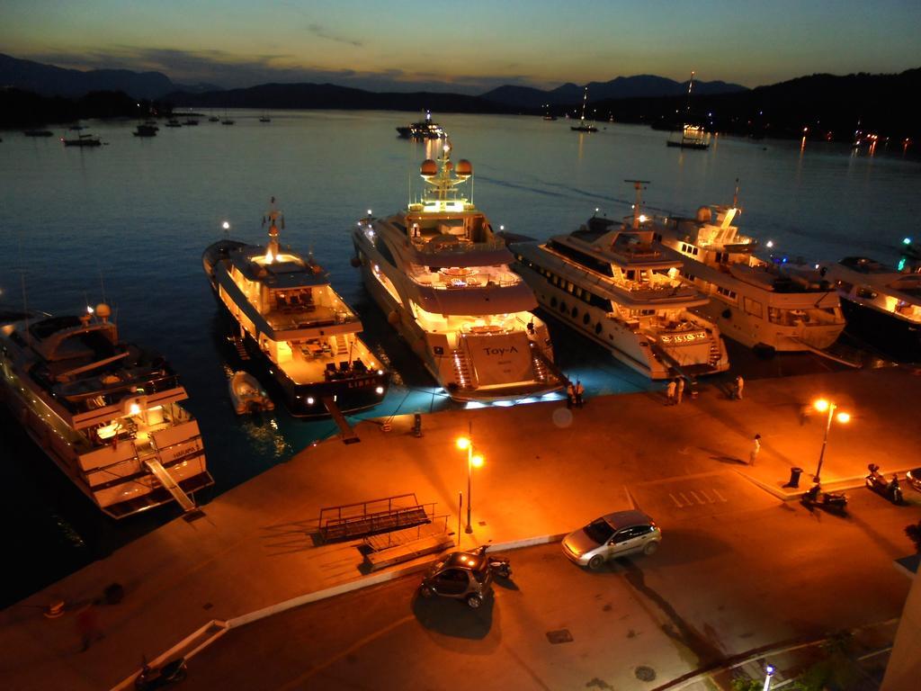 The Manessi City Boutique Hotel Poros Town エクステリア 写真