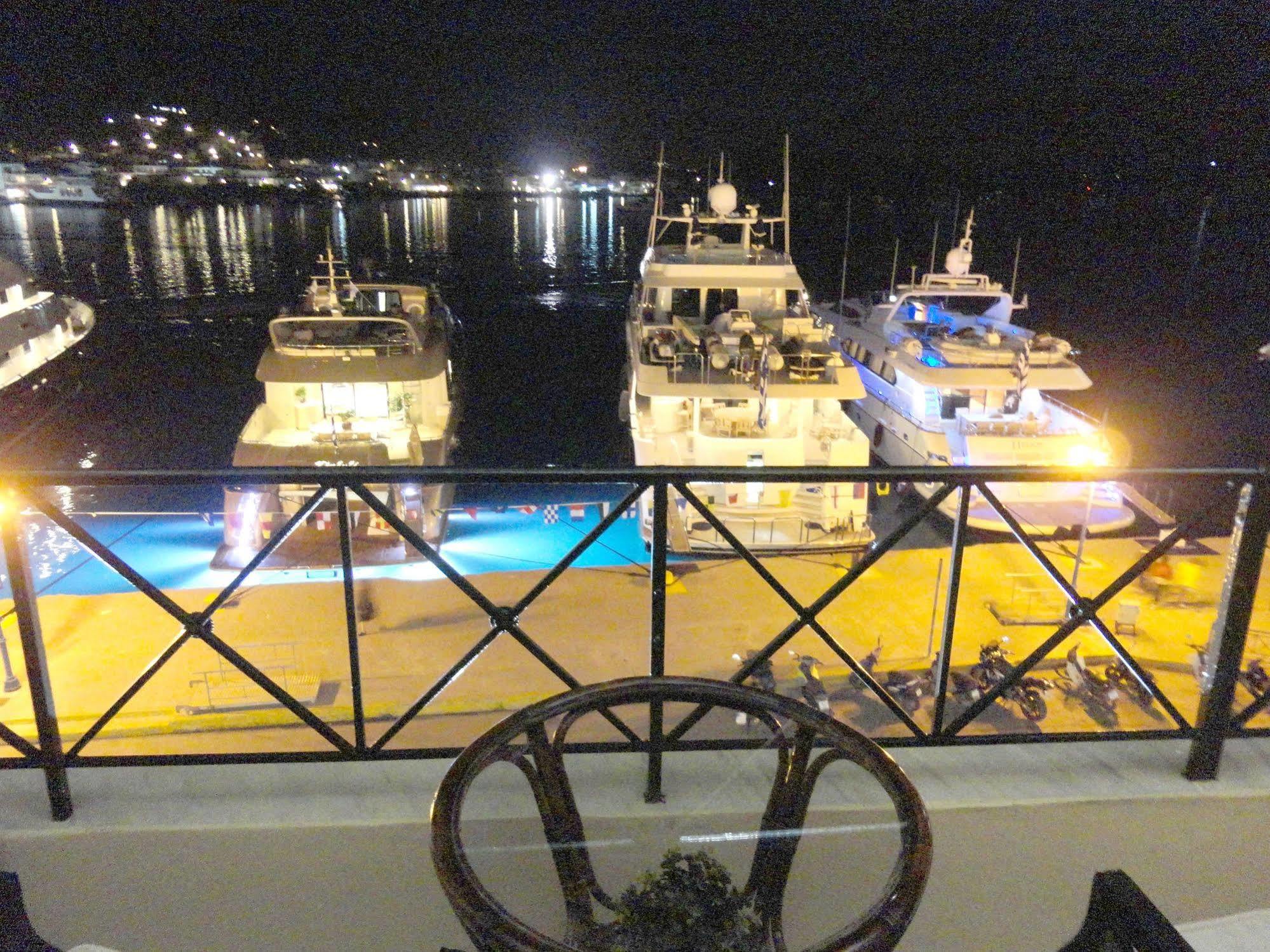 The Manessi City Boutique Hotel Poros Town エクステリア 写真