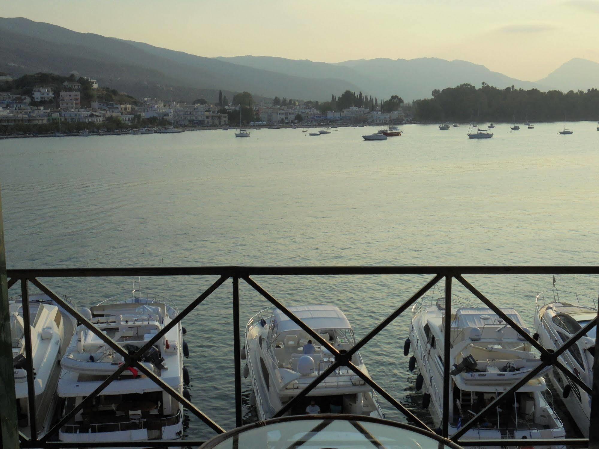 The Manessi City Boutique Hotel Poros Town エクステリア 写真